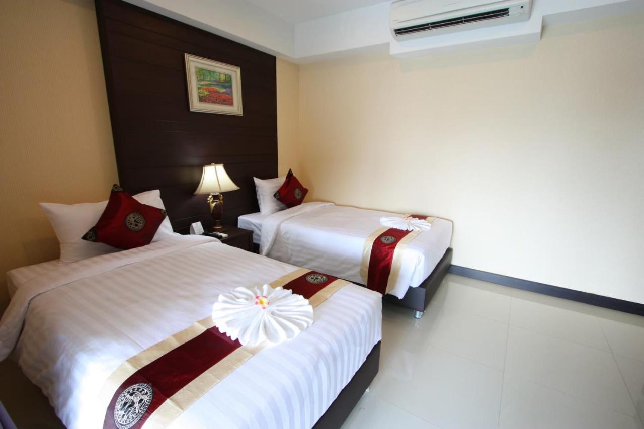 Valhalla Pattaya Hotel Pantai Jomtien Bagian luar foto