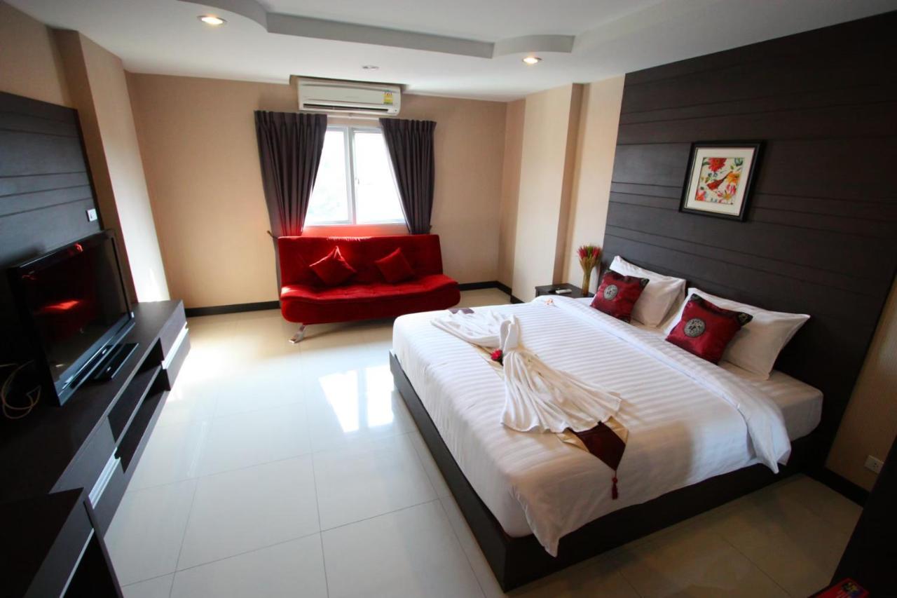 Valhalla Pattaya Hotel Pantai Jomtien Bagian luar foto