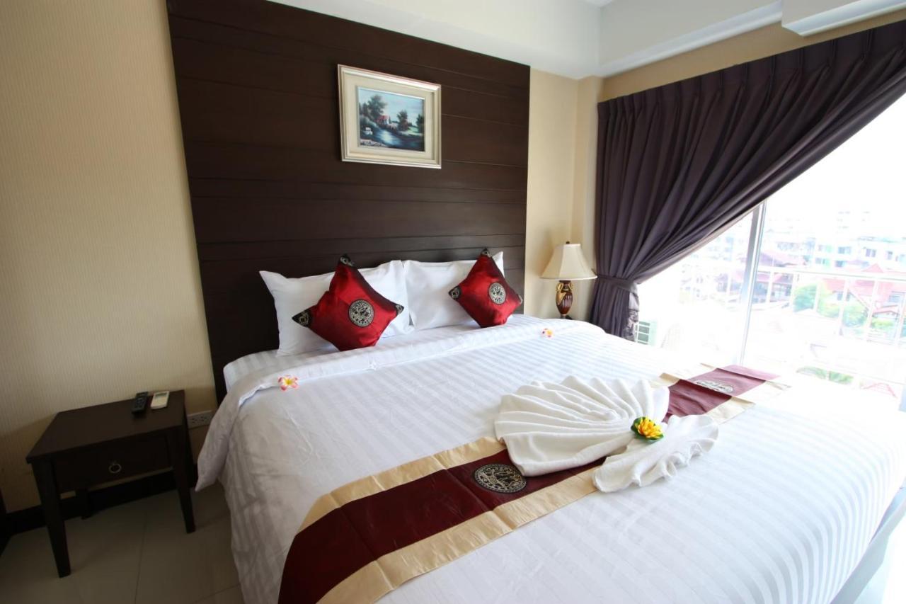 Valhalla Pattaya Hotel Pantai Jomtien Bagian luar foto