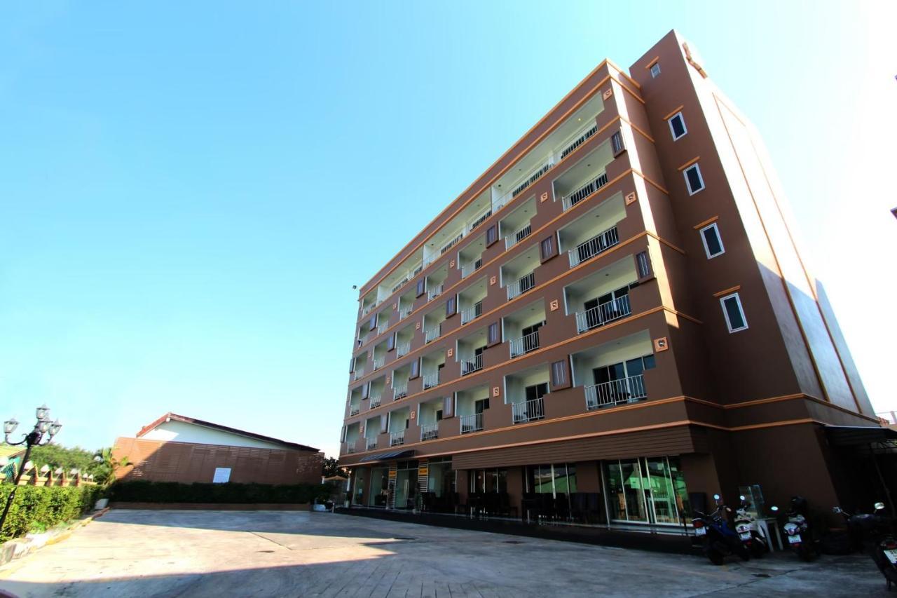 Valhalla Pattaya Hotel Pantai Jomtien Bagian luar foto