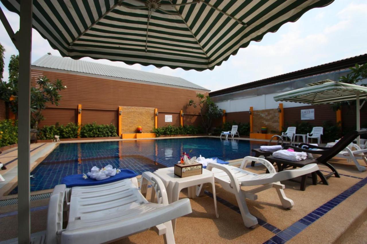 Valhalla Pattaya Hotel Pantai Jomtien Bagian luar foto