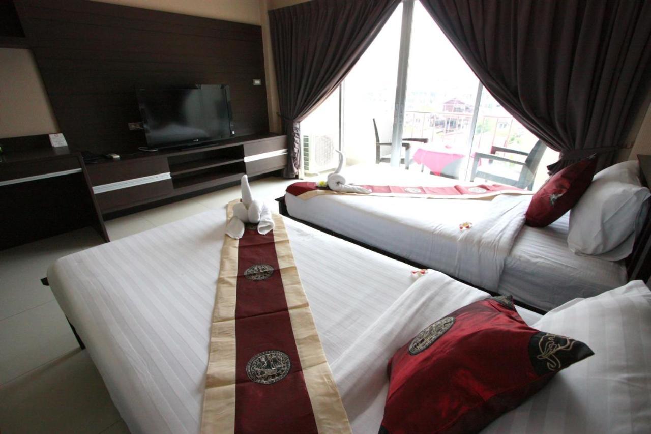 Valhalla Pattaya Hotel Pantai Jomtien Bagian luar foto
