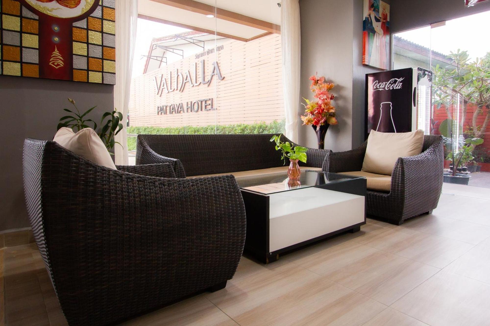 Valhalla Pattaya Hotel Pantai Jomtien Bagian luar foto