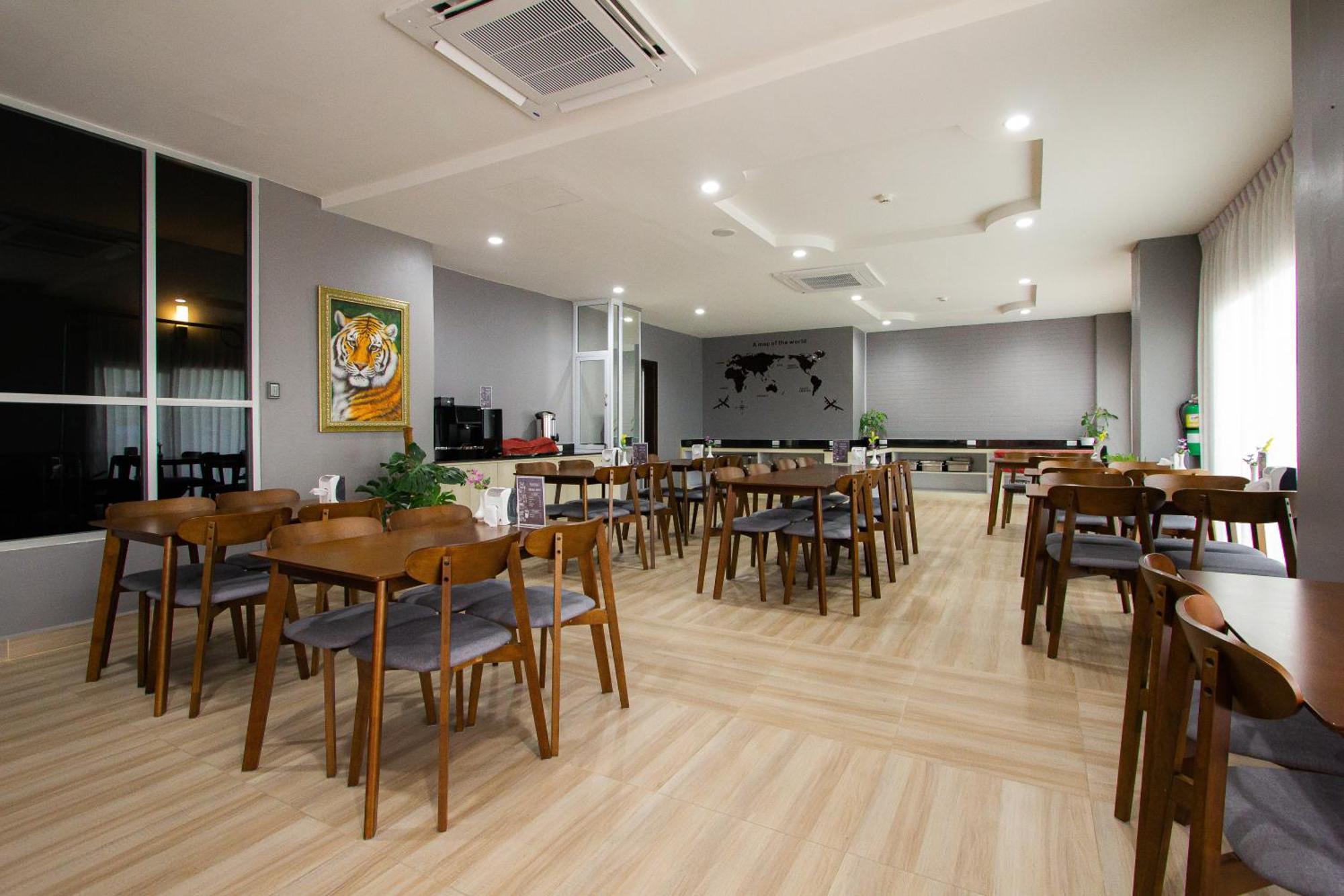 Valhalla Pattaya Hotel Pantai Jomtien Bagian luar foto