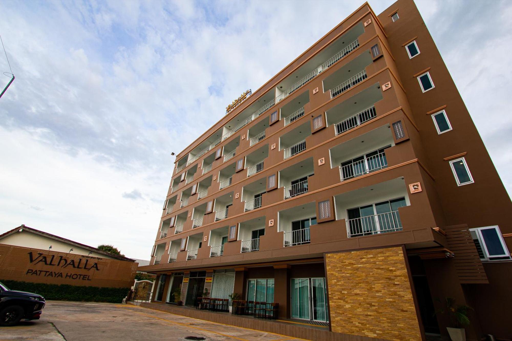 Valhalla Pattaya Hotel Pantai Jomtien Bagian luar foto
