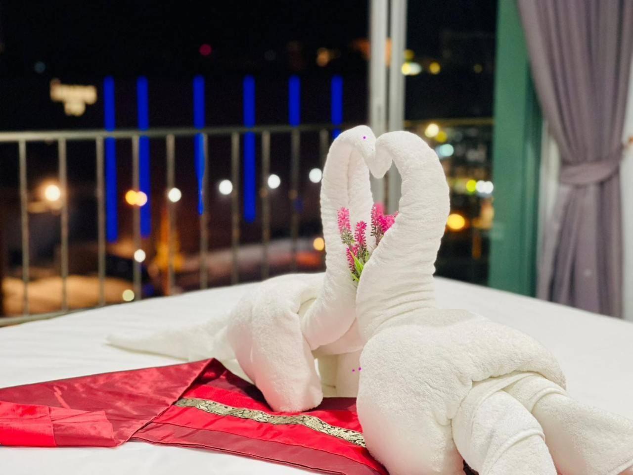 Valhalla Pattaya Hotel Pantai Jomtien Bagian luar foto
